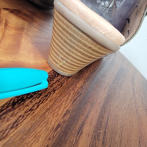 Earth Olive Green Leather Heeled Sandals Oerforated Design Lace up Size 9 D Wide - Picture 7 of 17